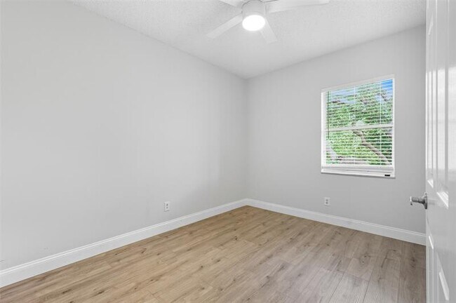 Building Photo - 16045 Emerald Cove Rd