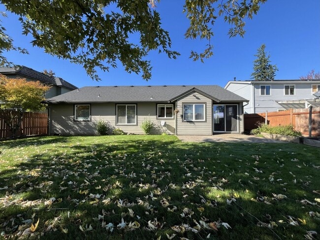 Building Photo - Beautiful Single-Level 3 Bedroom Home with Modern Kitchen and Open Floor Plan