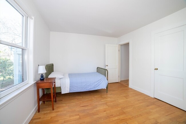 Building Photo - 47 Florence St