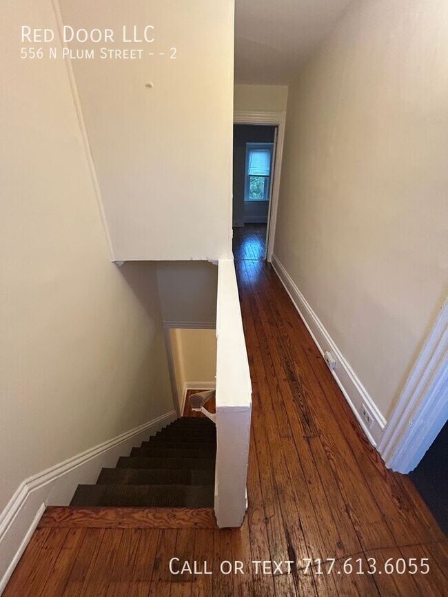 Building Photo - 556 N Plum St