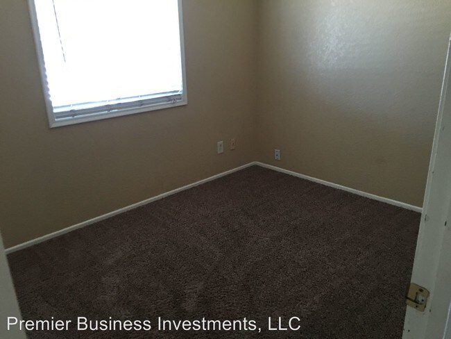 Building Photo - 3 br, 1 bath House - 2048 W Butler Drive