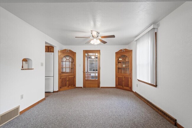 Building Photo - 3635 Poplar Ave