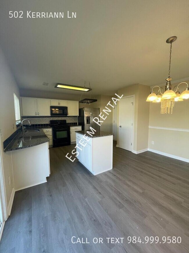 Building Photo - 502 Kerriann Ln