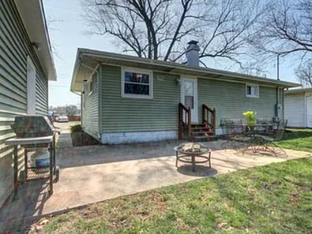 Building Photo - 808 E Ficklin St