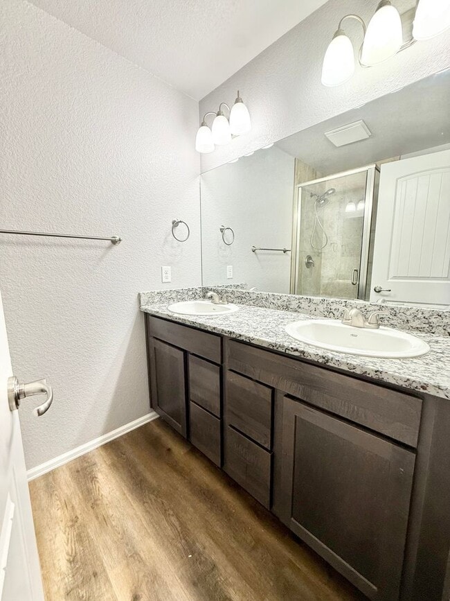 Building Photo - Like New home on Sweetwater for rent!