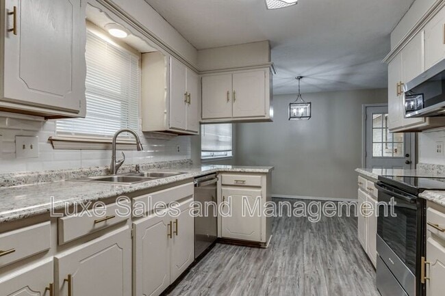 Building Photo - 117 Sahoma Terrace