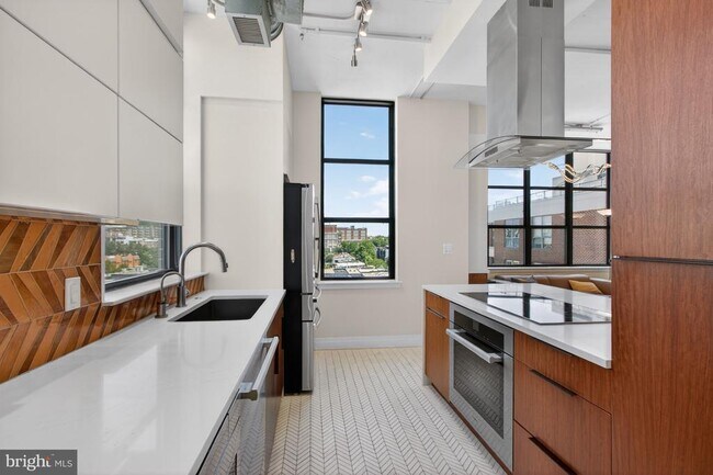 Building Photo - 2020 12th St NW