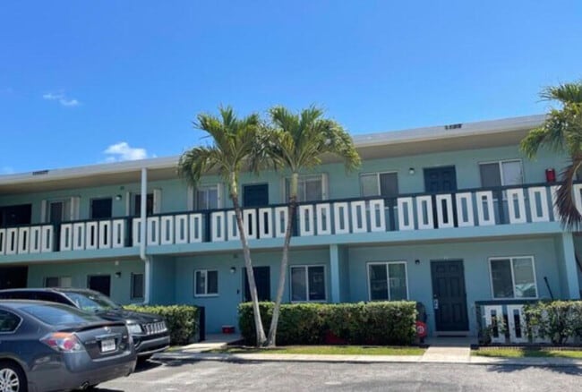 Building Photo - 306 E Ocean Ave