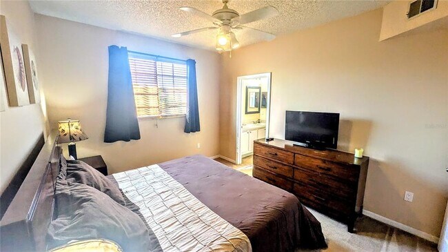 Building Photo - 5711 Bentgrass Dr
