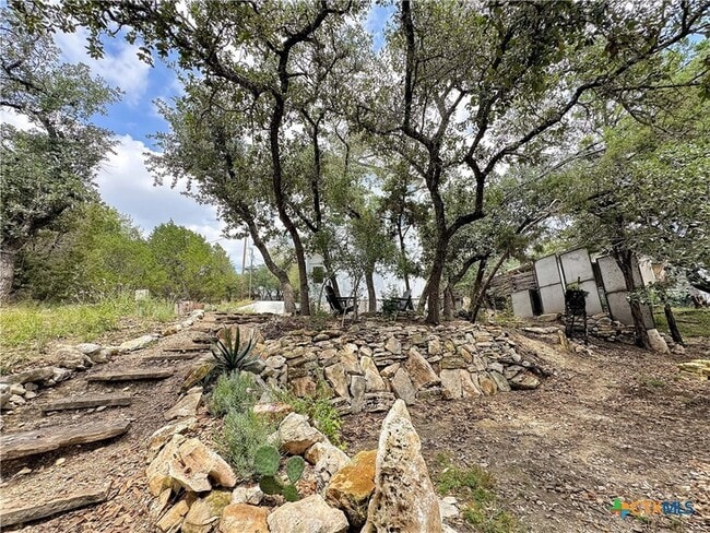 Building Photo - 1200 Willow Dr