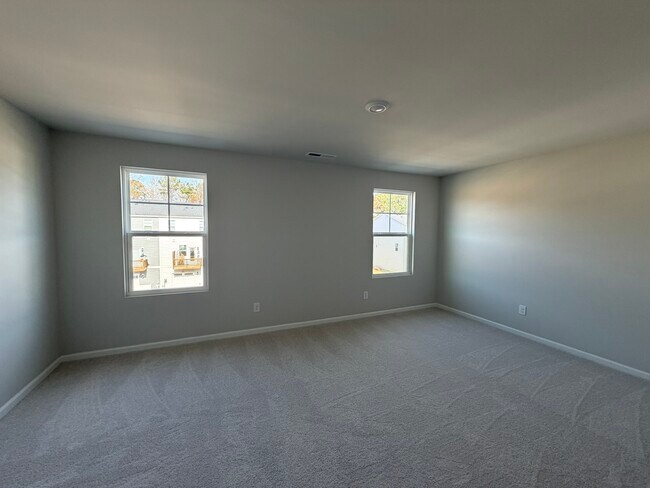 Building Photo - 304