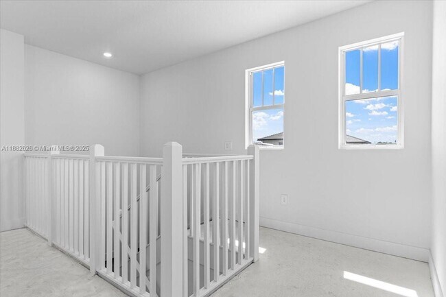 Building Photo - 12237 Green Oak Dr