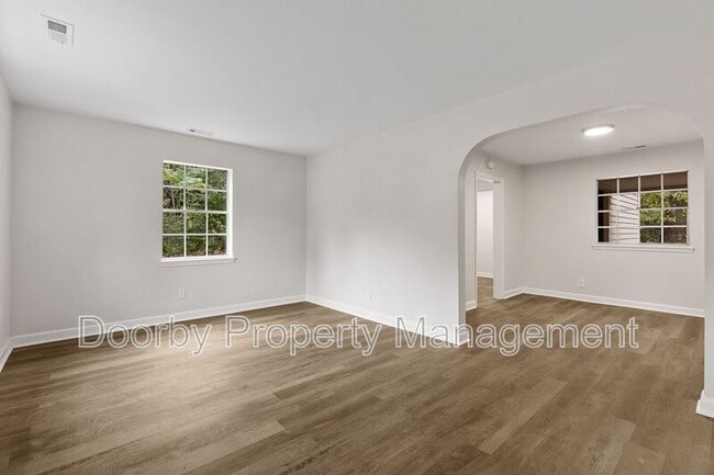 Building Photo - 1610 Parkway Dr