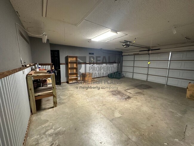 Building Photo - 2513 Stardust Ln