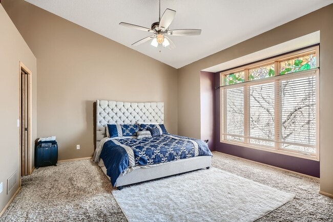 Building Photo - Beautiful 3-Bed 3-Bath Townhouse in Shoreview!