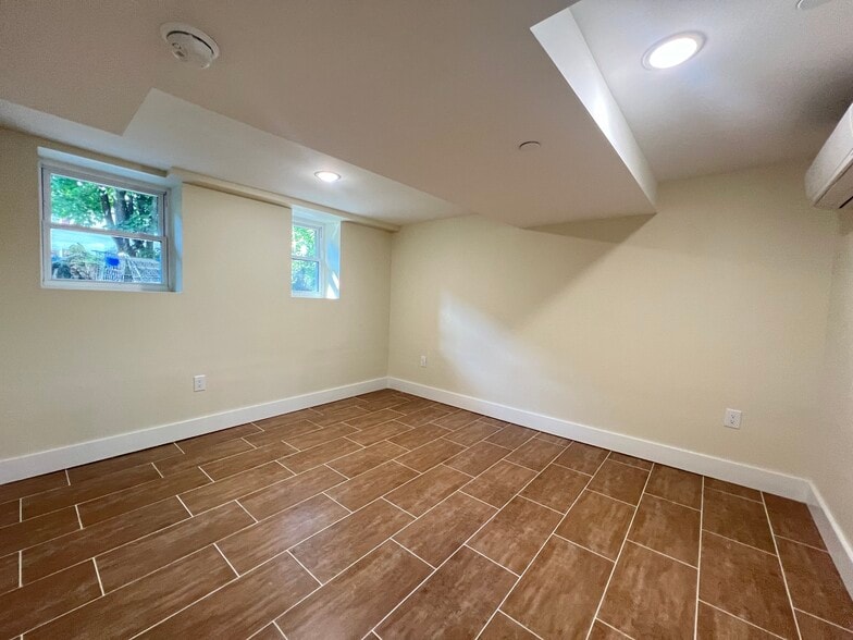 Unit 2 - 44 Van Nostrand Ave