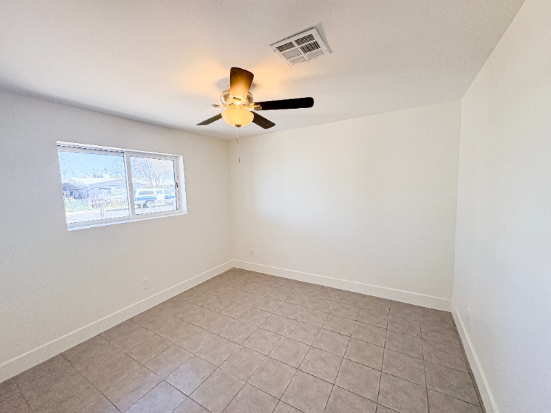 Building Photo - 458 S Mulberry