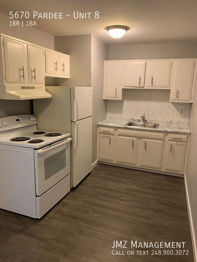 Building Photo - BEAUTIFUL 1 BED 1 BATH UPPER UNIT