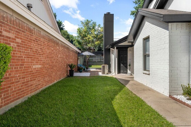 Building Photo - 408 Sycamore Ln