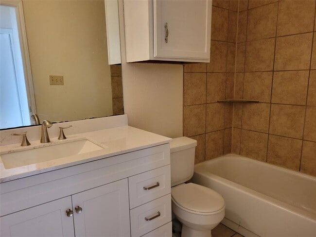 Building Photo - 2804 Bull Run