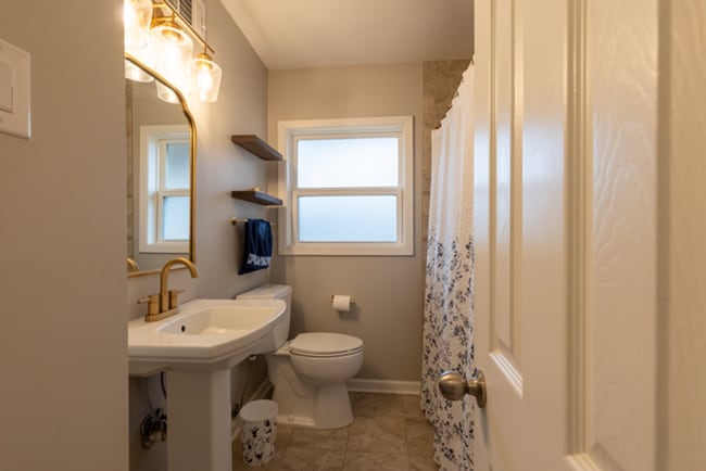 Building Photo - YOUR DREAM BACKYARD in Established East Memphis