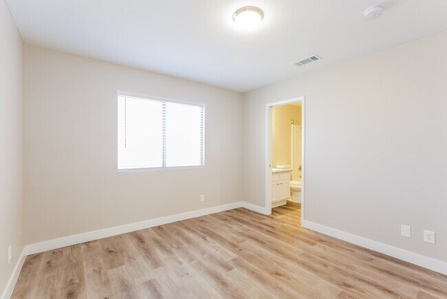 Building Photo - 1508 Bellglen Dr