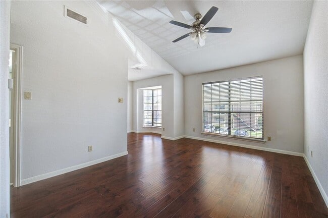 Building Photo - 2121 El Paseo St