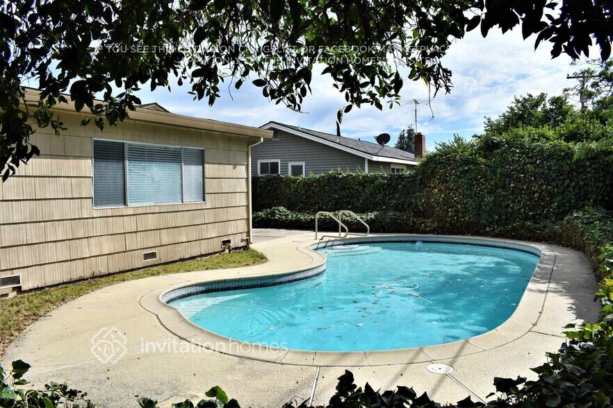 Building Photo - 7016 Uranus Pkwy