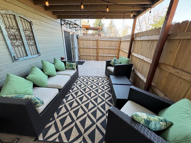 Building Photo - 7650 Conifer Dr