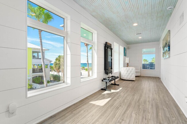 Building Photo - 113-112 12th Ave