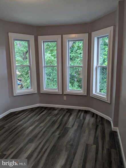 Building Photo - 142 W Hanover Street