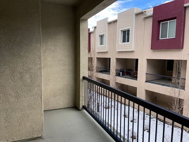Building Photo - NW Reno Large Townhouse Sterling Ridge at ...