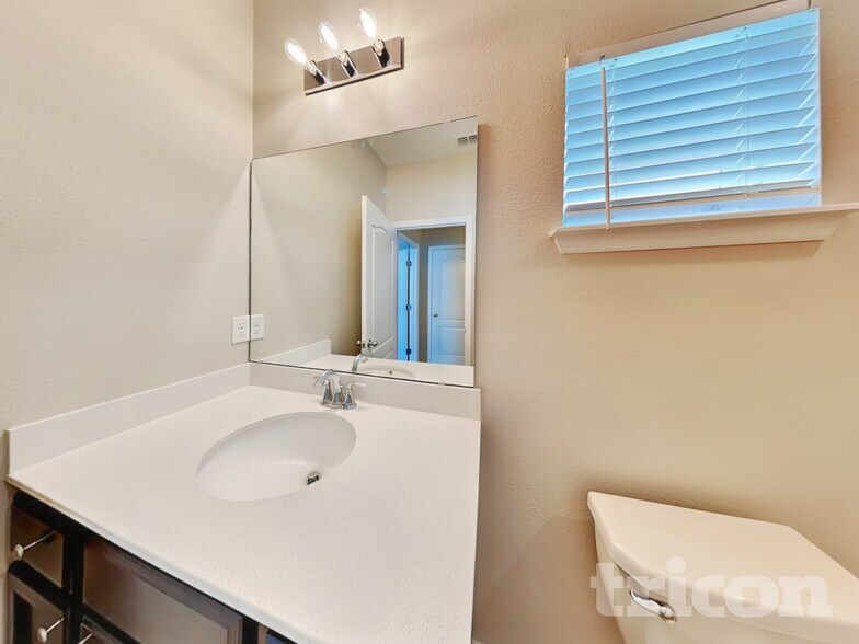 Building Photo - 124 Bloomfield Wy