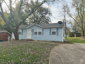 Building Photo - Cute 3 Bed/1 Bath off Cunningham Lane! New...