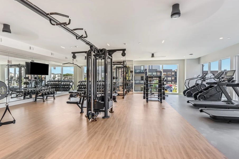 Building Photo - 321 31st Ave N