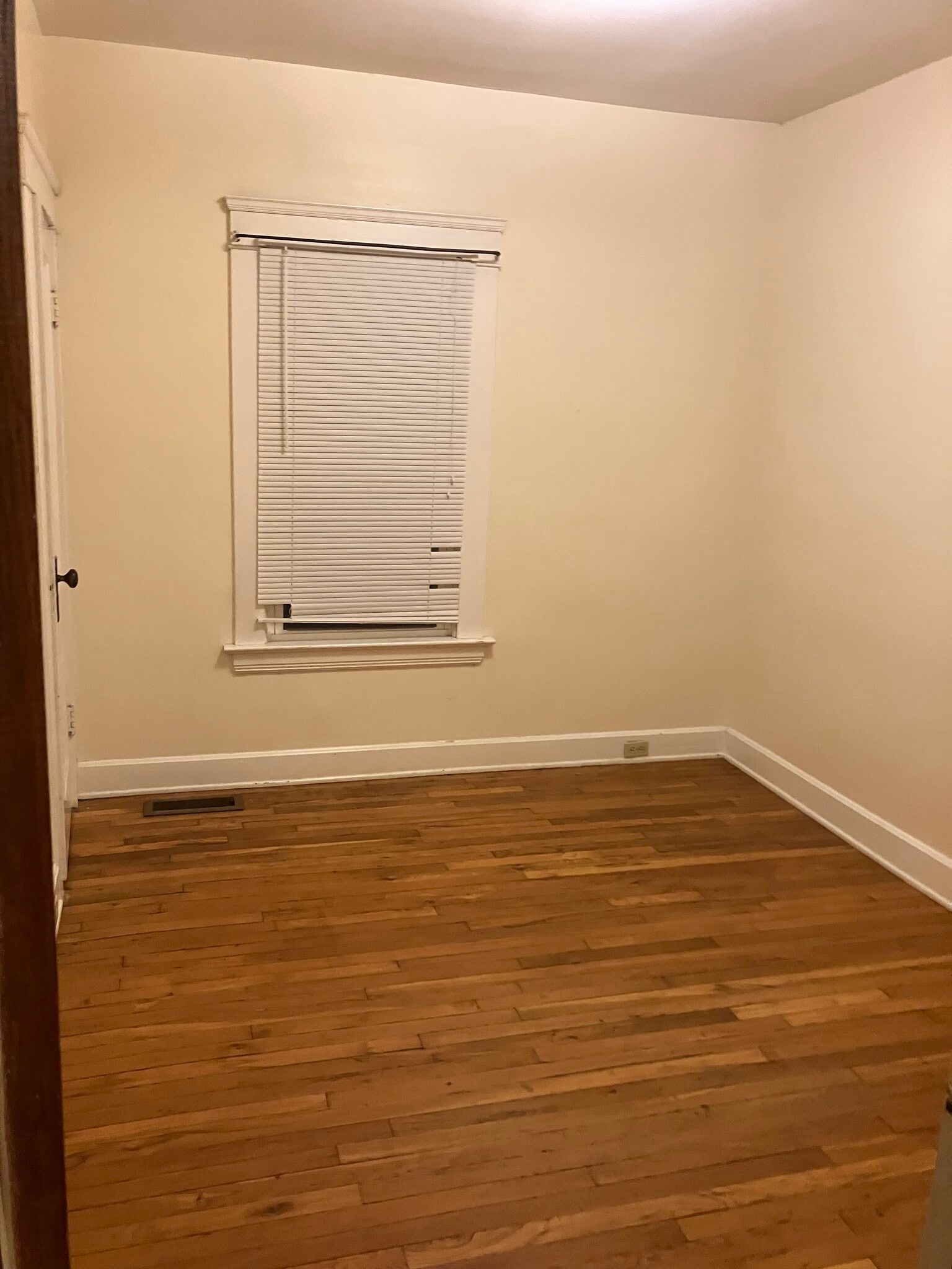 bedroom 1 - 1567 Woodward Ave