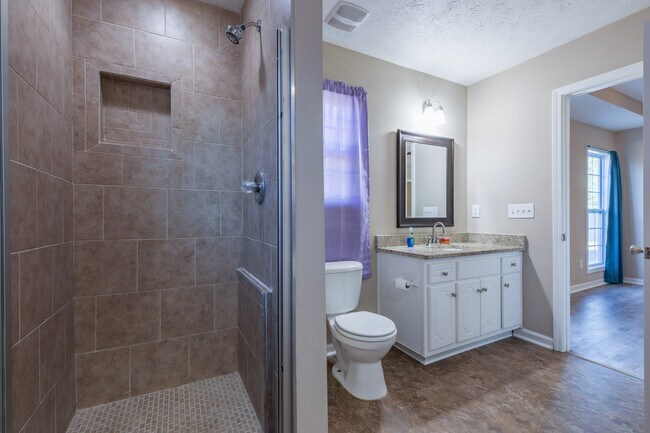 Building Photo - 413 Spurlin Ct