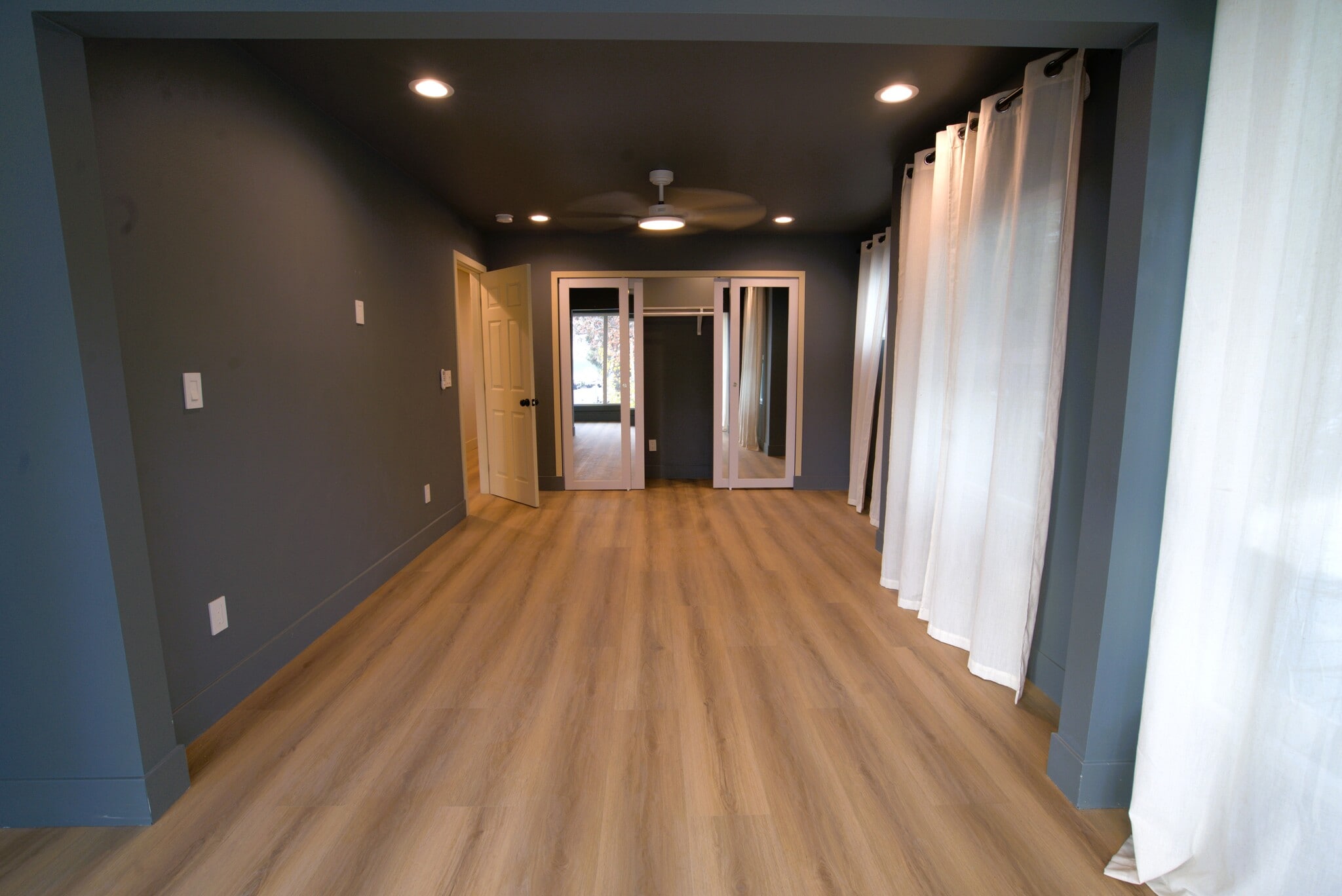 Bedroom 1 - 1123 E Ocean Blvd