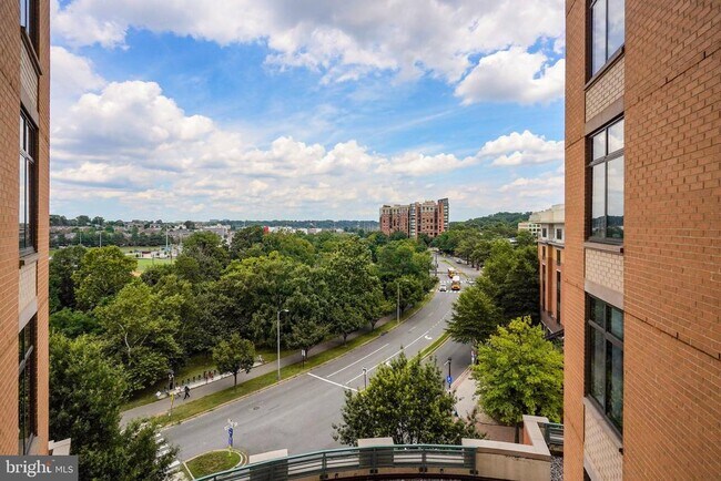 Building Photo - 2720 S Arlington Mill Dr