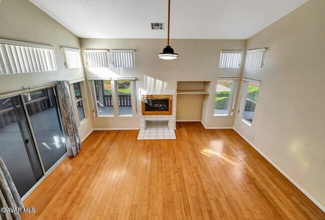 Building Photo - 2611 Redington St