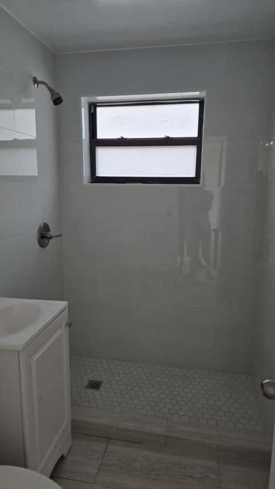 Building Photo - 212 NW 11th Ave