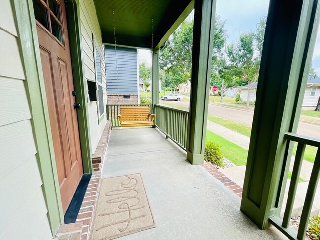 Building Photo - **DOWNTOWN JACKSON** Hub City LIFT Wellnes...