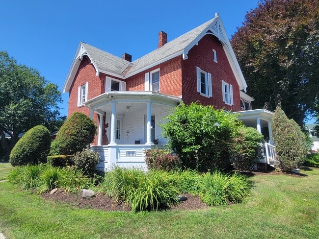 Building Photo - 49 Cumberland Ave