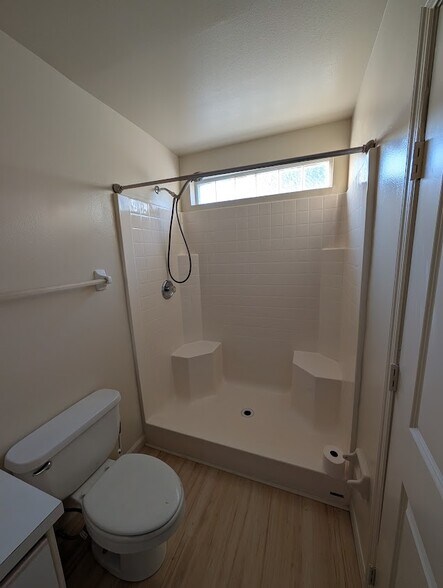 Building Photo - 392 Del Monte Rd