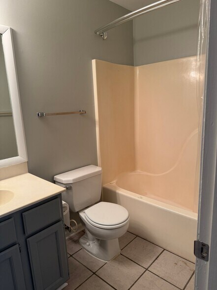 Building Photo - 300 NC-54