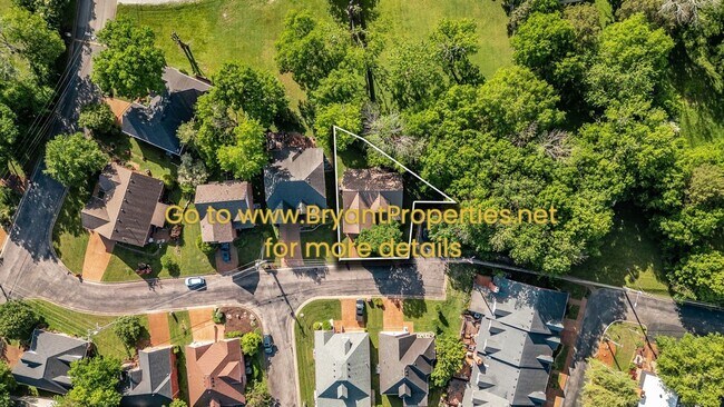 Building Photo - Madison/Rivergate Area - 3 Bedroom, 2.5 Baths