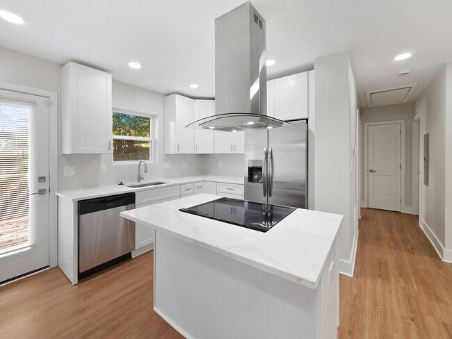 Building Photo - COMING SOON! Gorgeous 3 Bedroom 2 Bath ranch in Venetian Hills