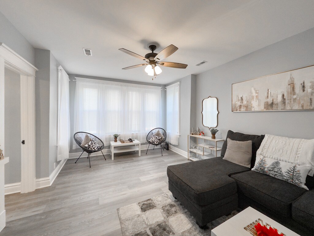 Building Photo - 2041 W 23rd St