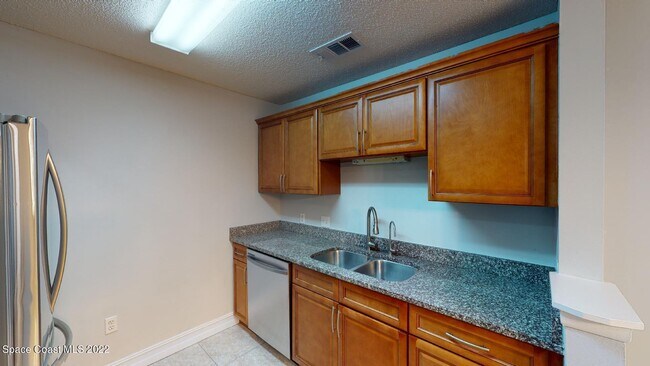 Building Photo - 225 S Tropical Trail