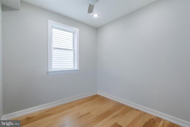Building Photo - 411 W Hewson St